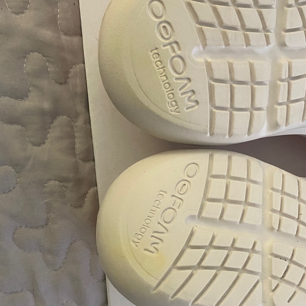 OOFOS Coral Slip-On Sneakers - Picture 5 of 14